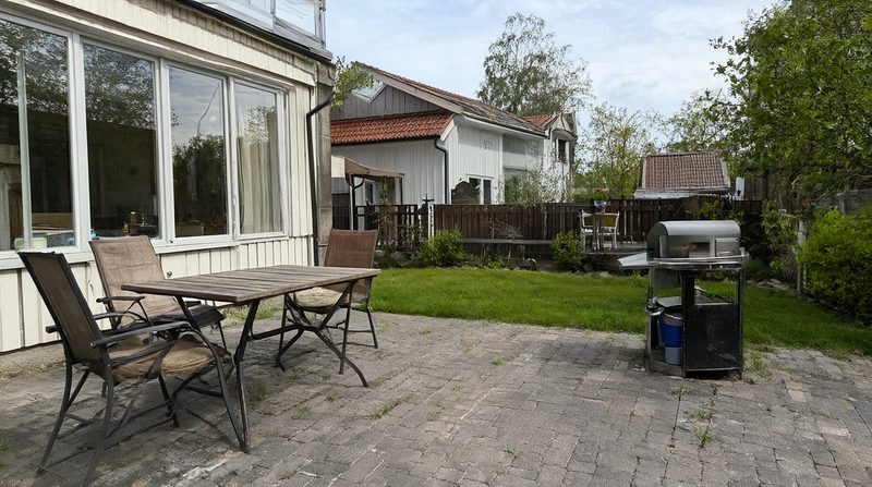 Stenläggning av gård och tomt